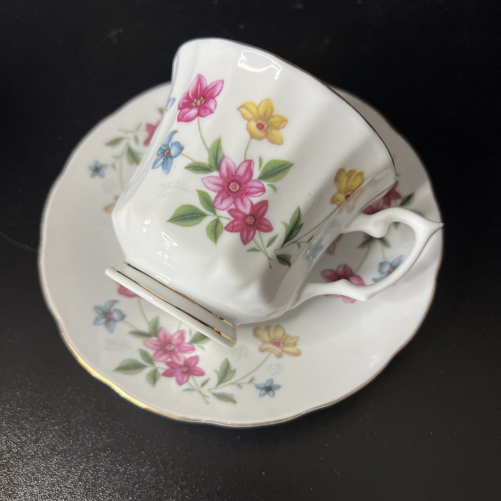 Vintage H. Floral Flower Leaves 9 Hallmark Porcelain Cup & Saucer Set‎ China